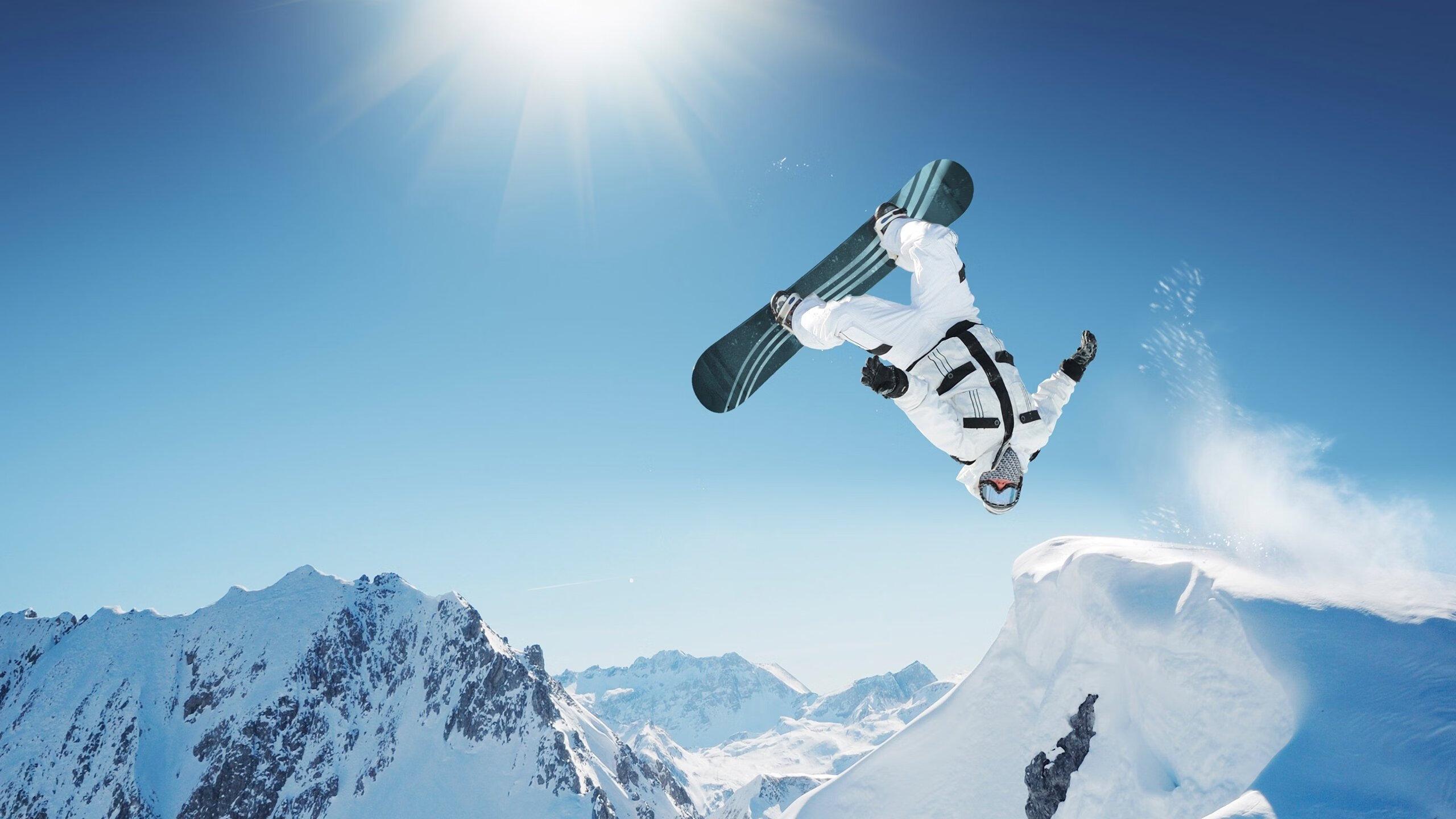 自由泳巅峰对决,世界纪录保持者与新生代天才的激烈较量