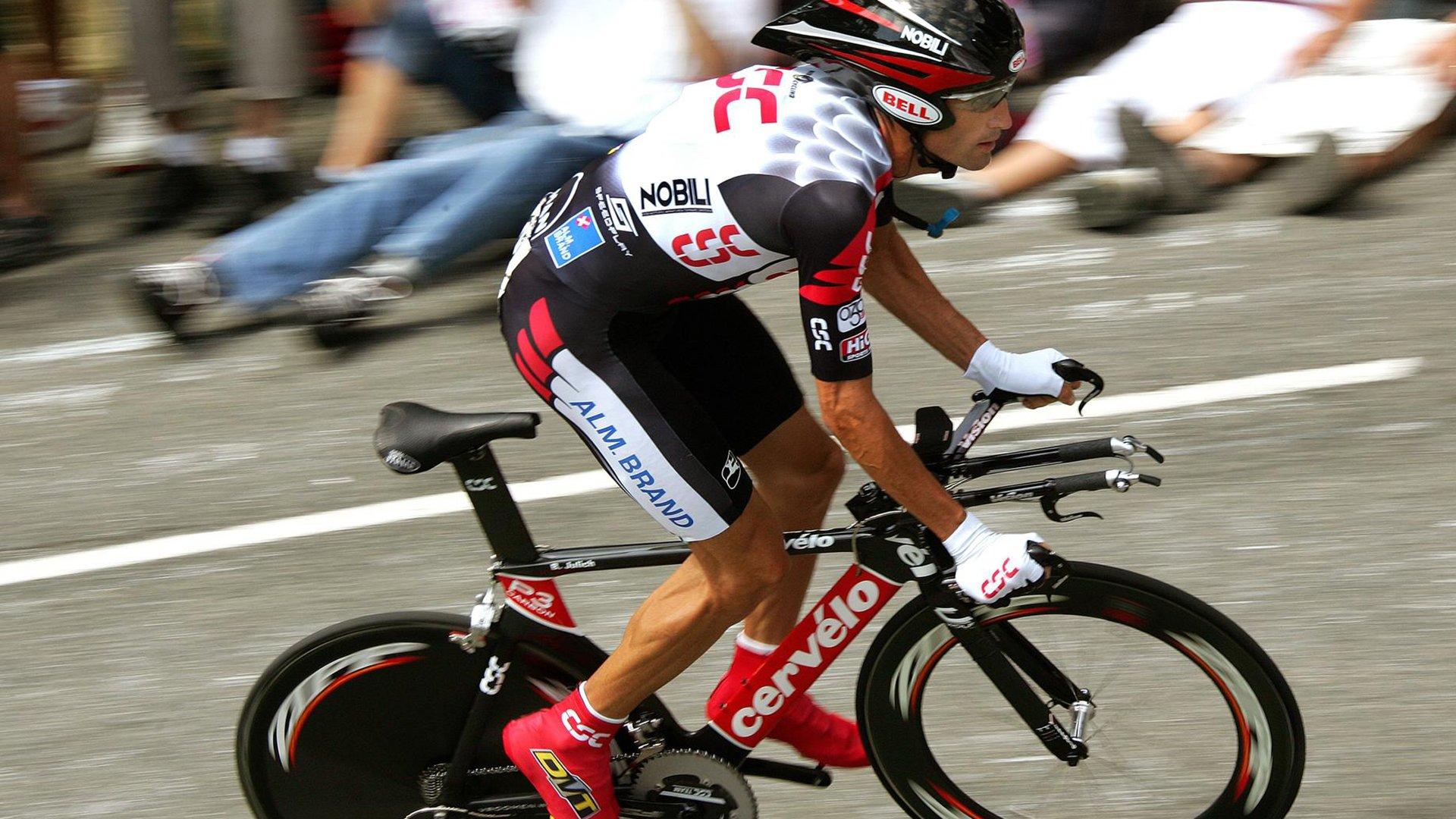 体育科技革新竞技场，智能设备与数据分析重塑运动员表现