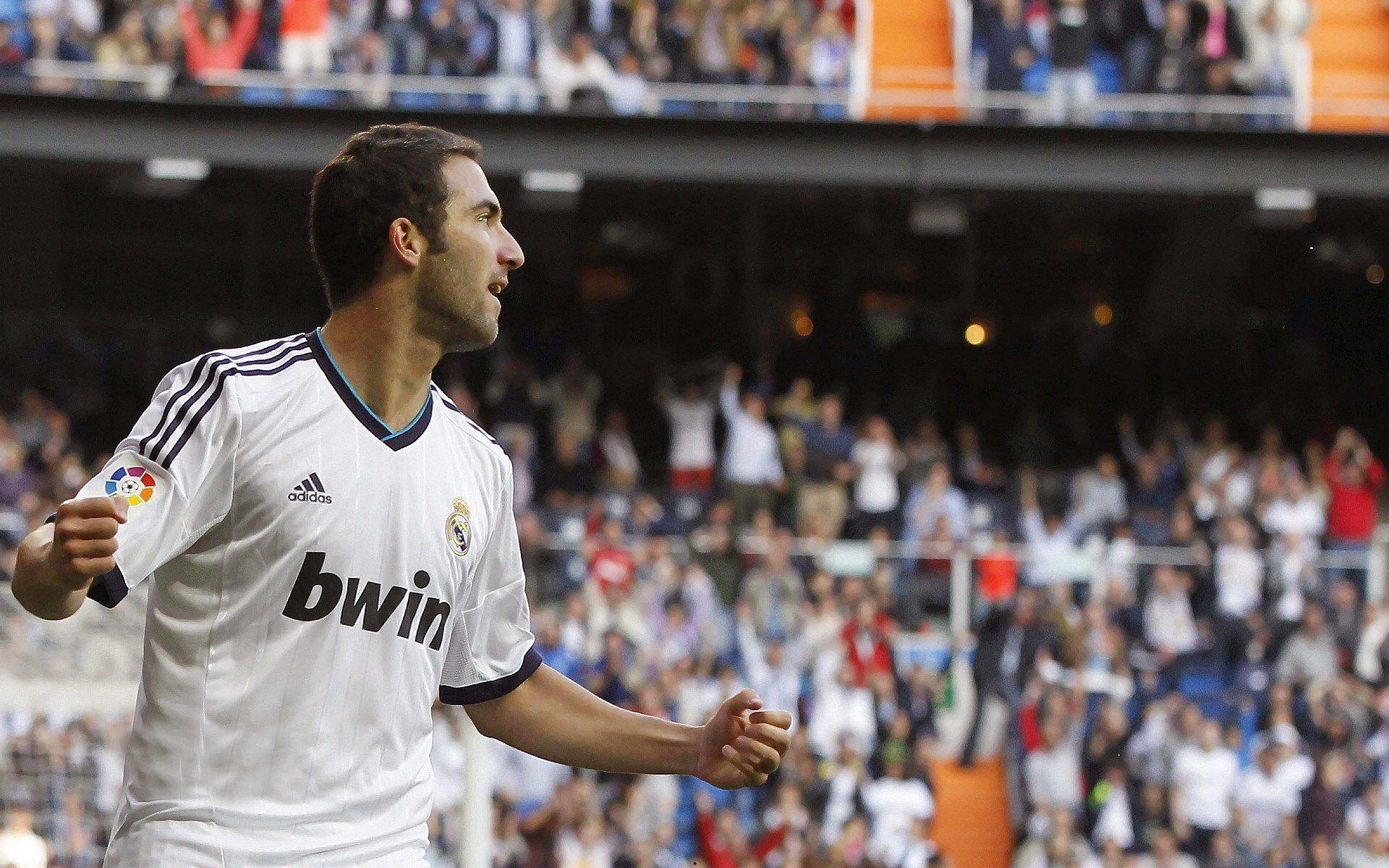 天才新星上演帽子戏法，助球队逆转取胜